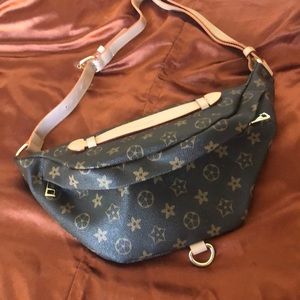 Large Fanny pack, never used
